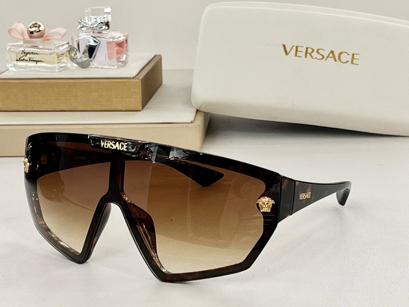 Versace Sunglasses 31